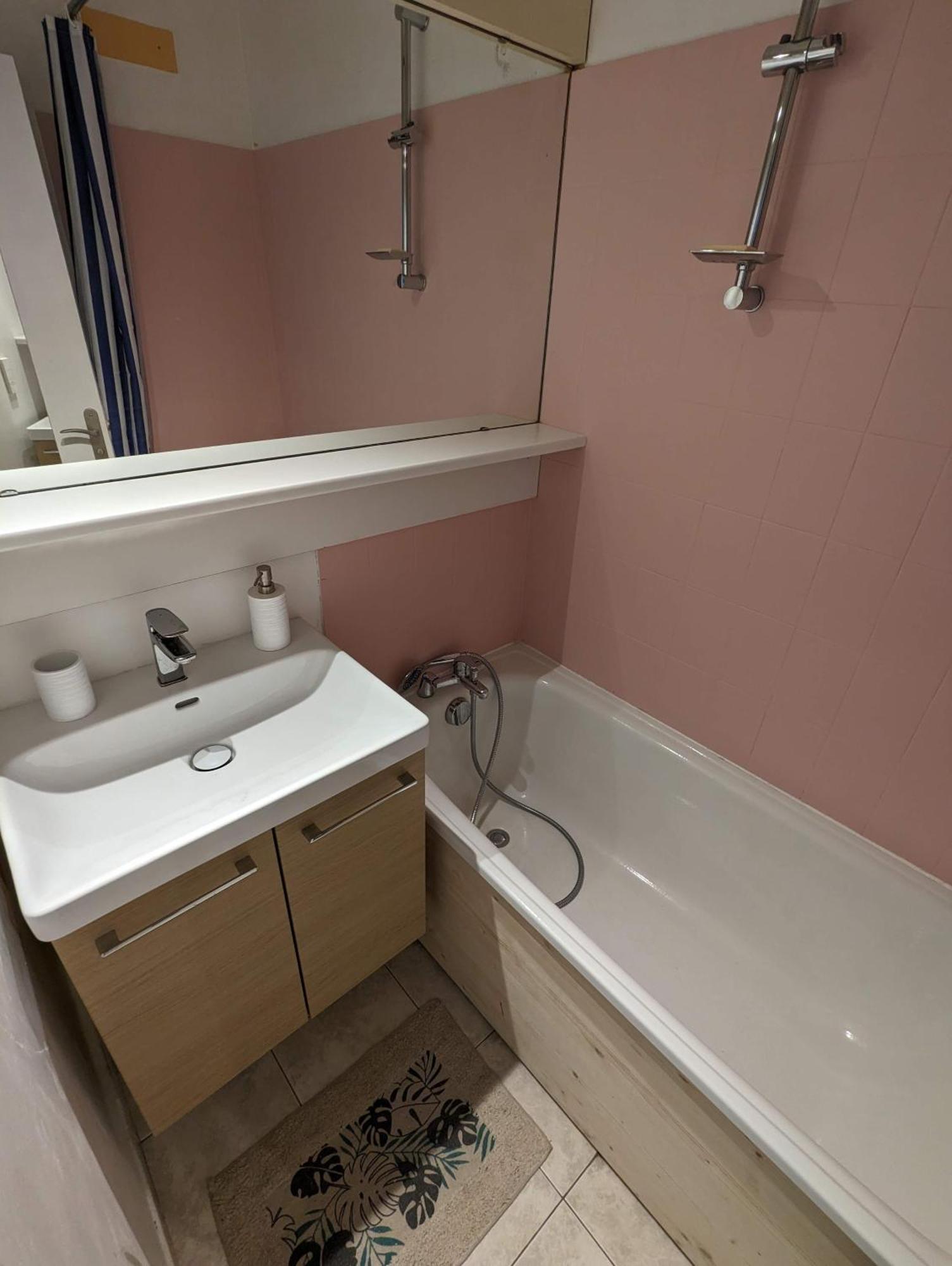 שאמוני Central Spacious Flat With Private Parking מראה חיצוני תמונה